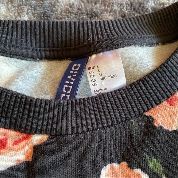 Floral Pullover Sweater - Picture 4 of 7